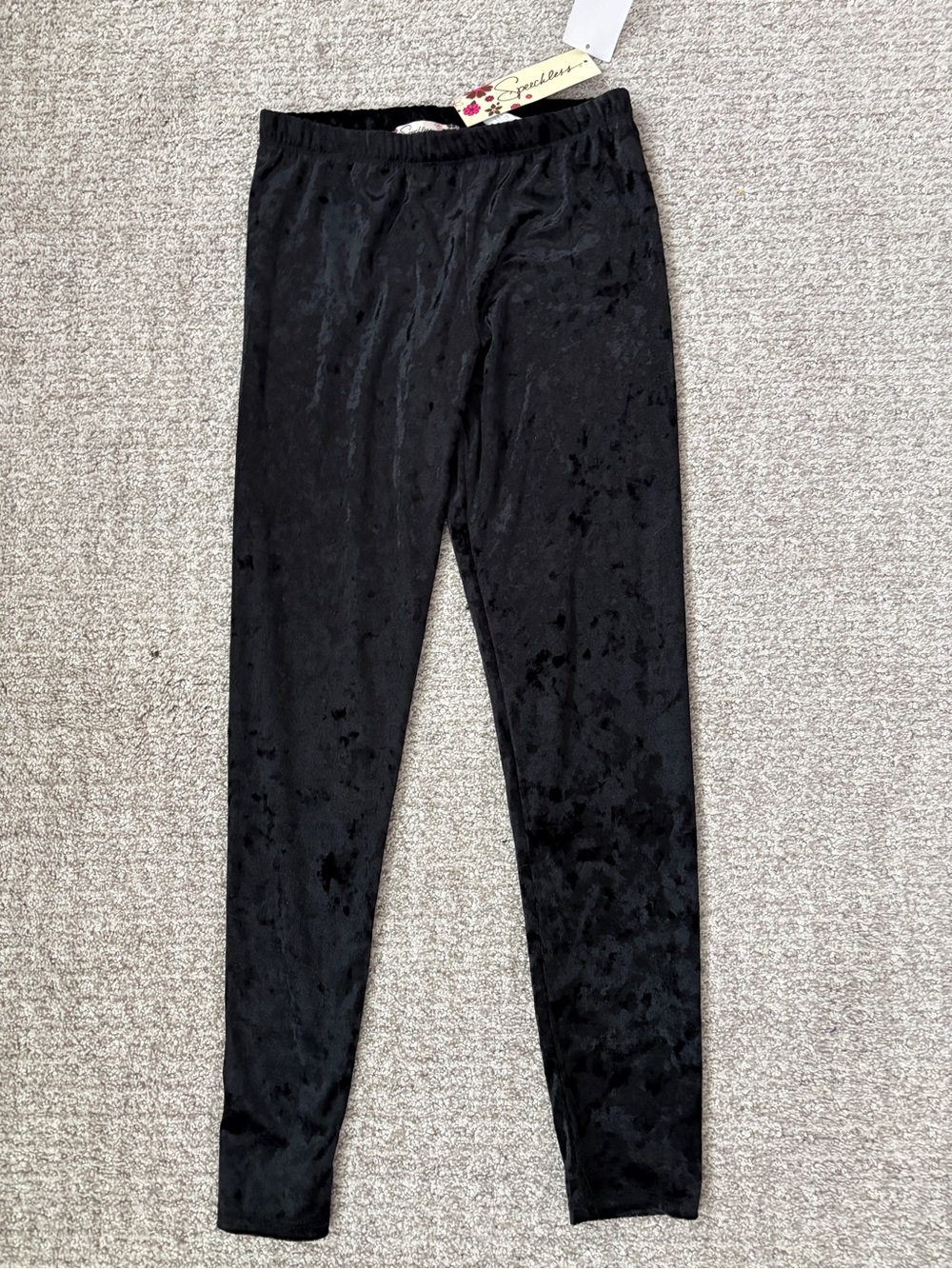NWT Girls Velvet Leggings Pull-on Stretch Pants Size Medium Speechless Brand